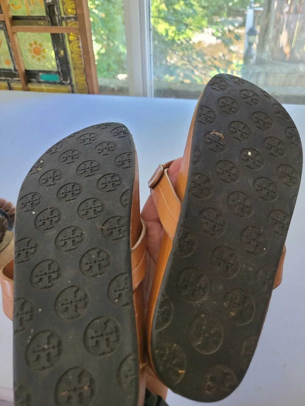 Tory Burch 8.5 Tan Leather Miller Cloud Cutout Logo Thong Sandals